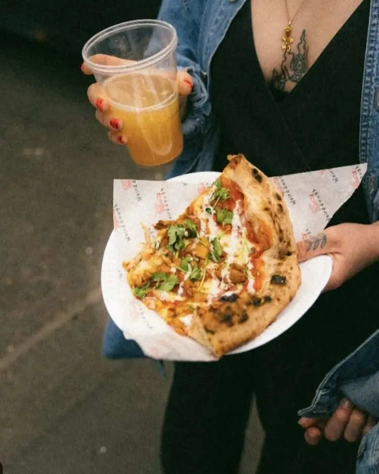 Pizza slice
